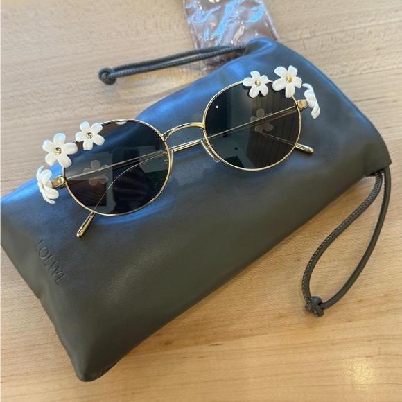 Loewe Daisy Field sunglasses - Picture 2 of 4